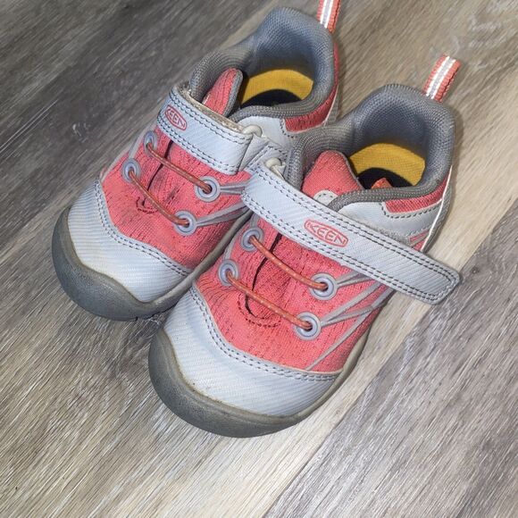 Keen Chandler CNX Girls Size 7C Pink Gray Running Walking Shoes Sneakers - Picture 1 of 11